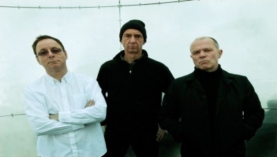 wire-band-portrait